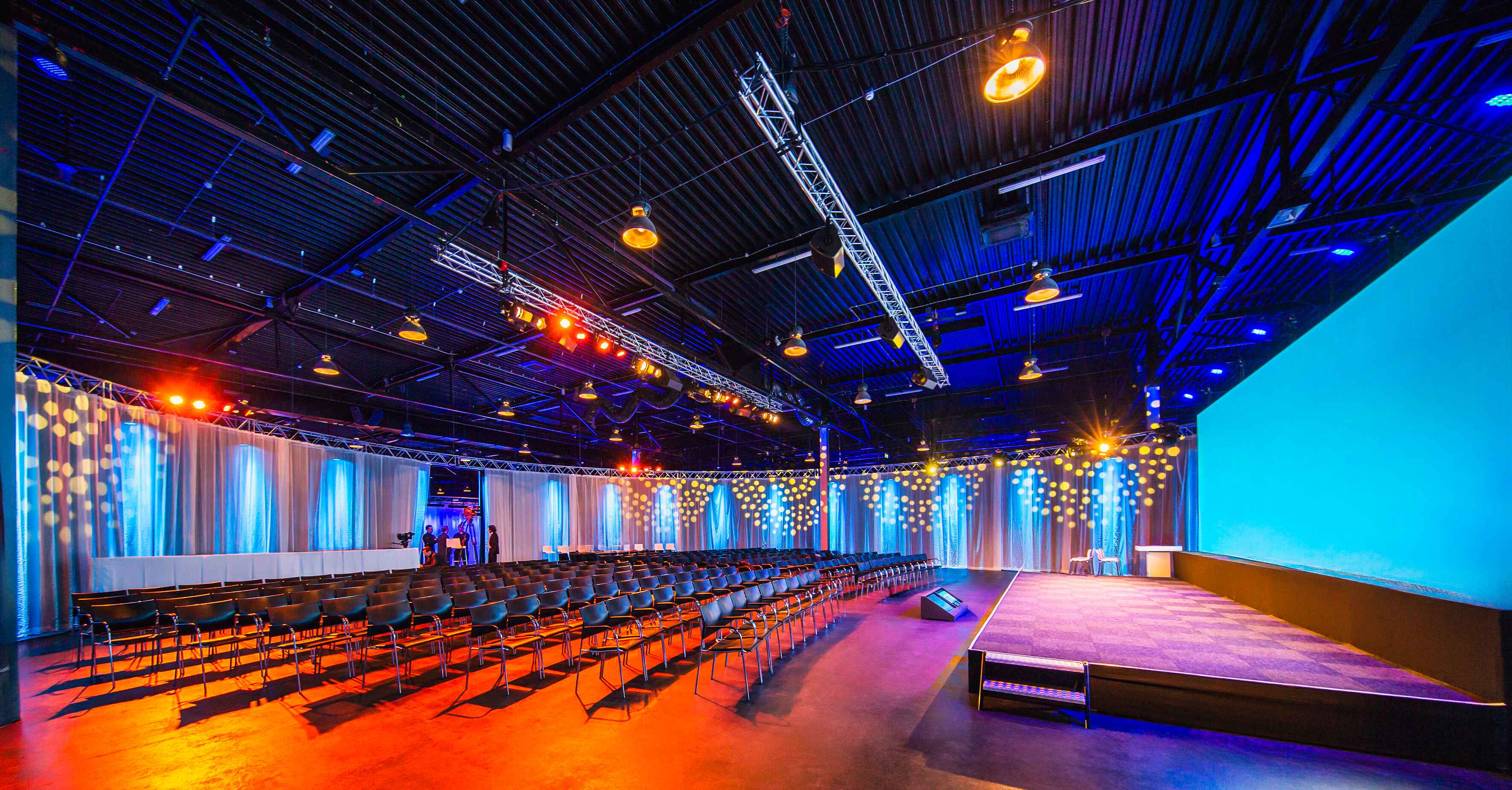 The Black Box - plenary half circle setting