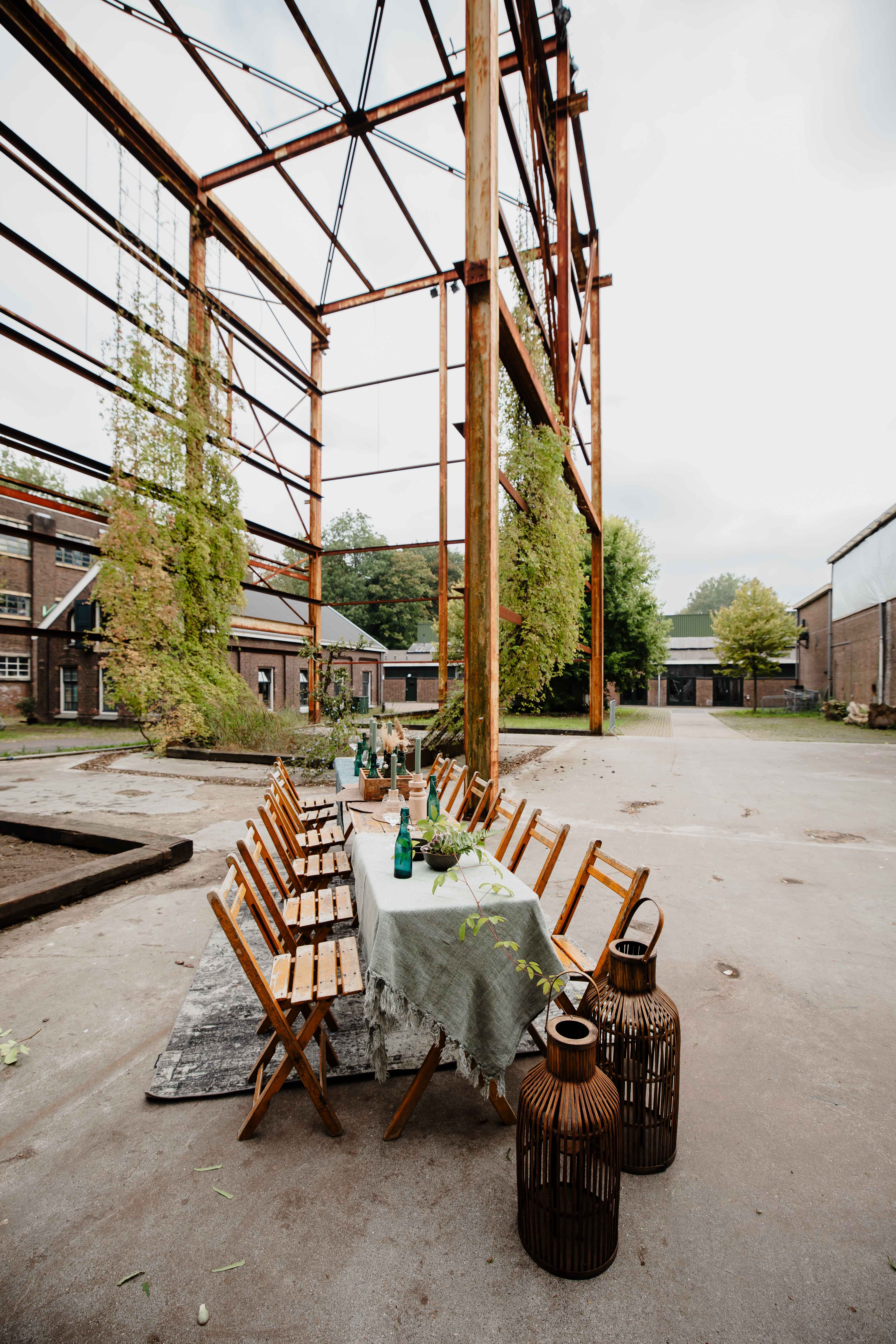 Dinner - Eventstyling-002Planning an unforgettable dinner can be as thrilling as the event itself. Whether you’re envisioning an intimate affair or a grand banquet, our team of experts is eager to explore the boundless possibilities with you. Contact us to start the journey towards a dinner that not only satisfies the palate but also captivates the heart. Let’s make your next dinner not just an event, but a masterpiece.