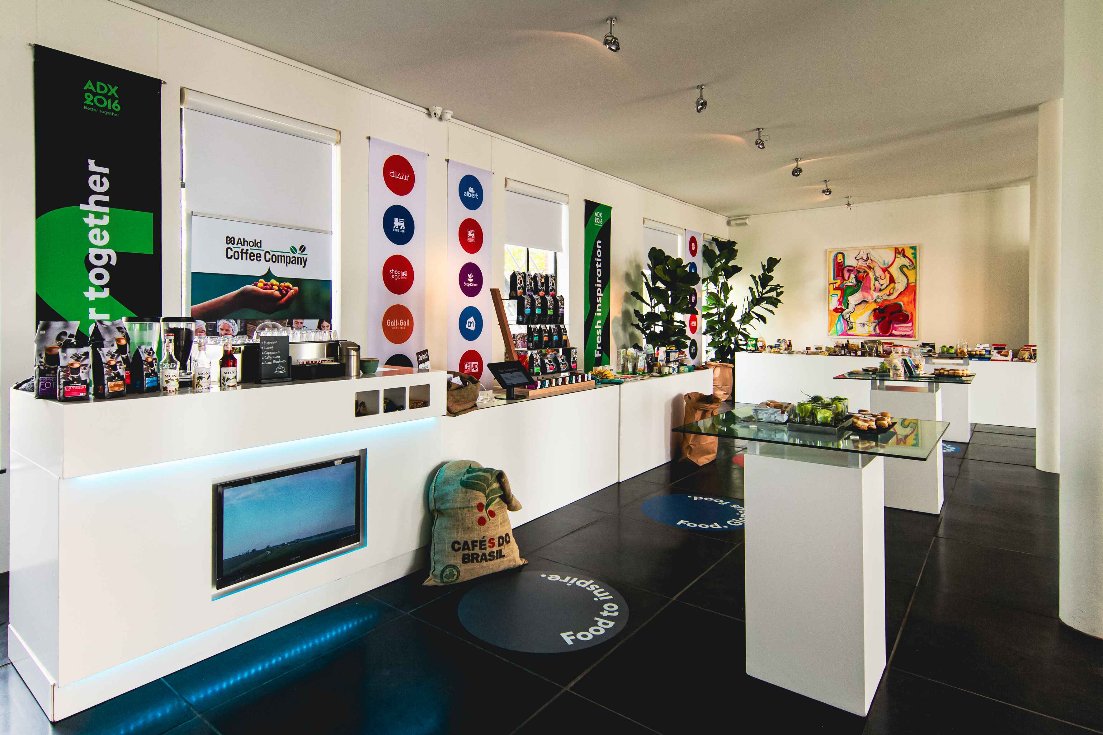 The Gallery - stands setting 3