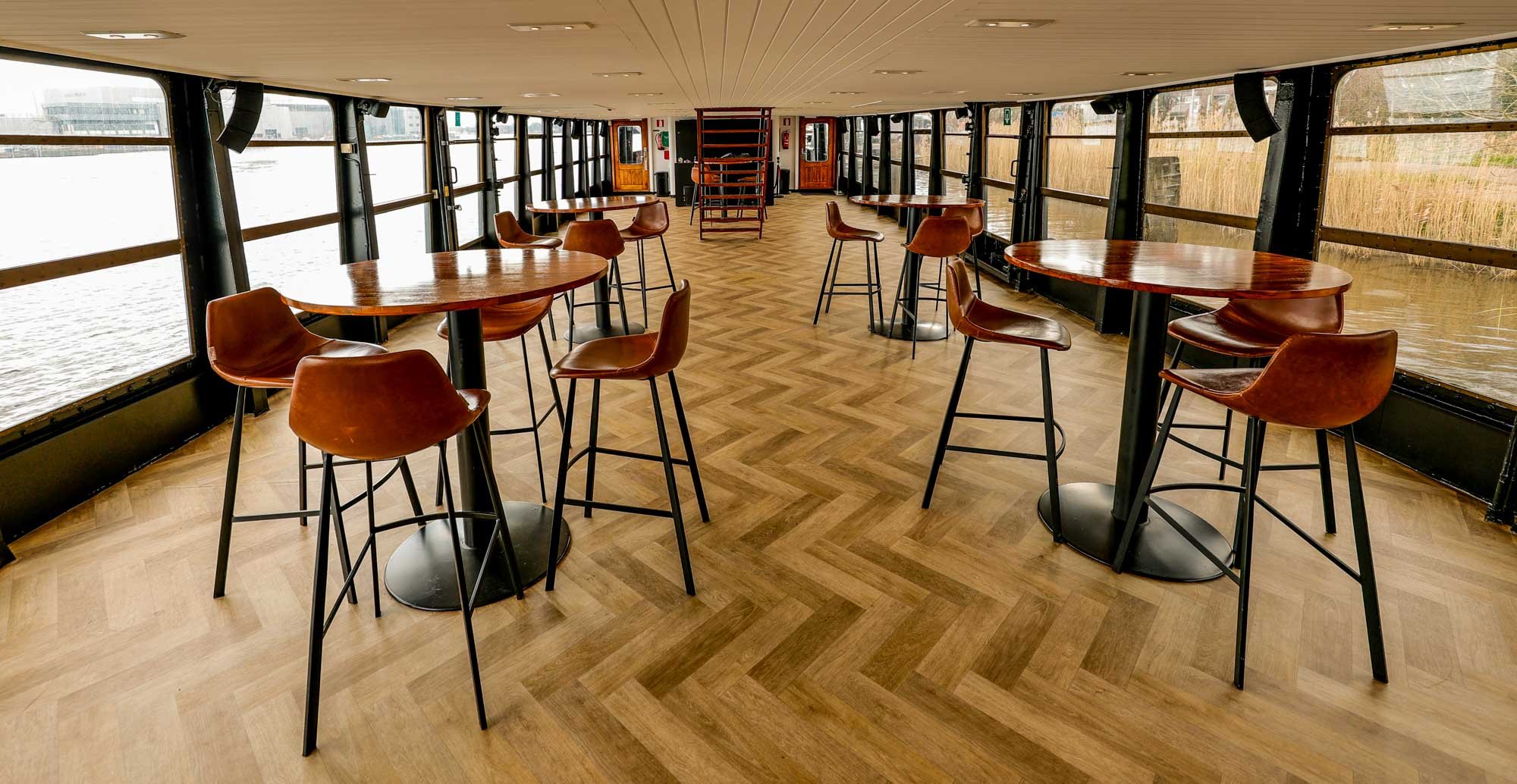 Hemburg één - Lege opstelling met meubels-1 taets Boot venue