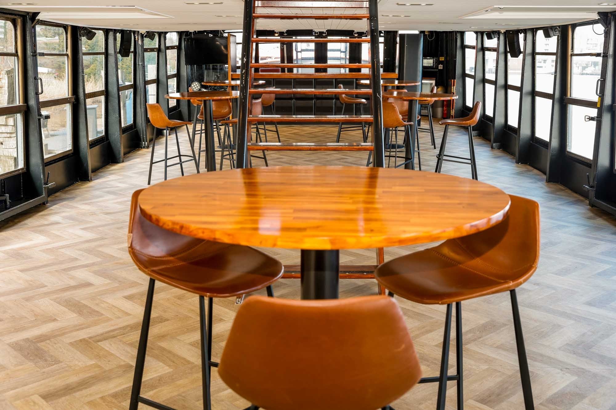 Hemburg één - Lege opstelling met meubels-2 taets Boot venue