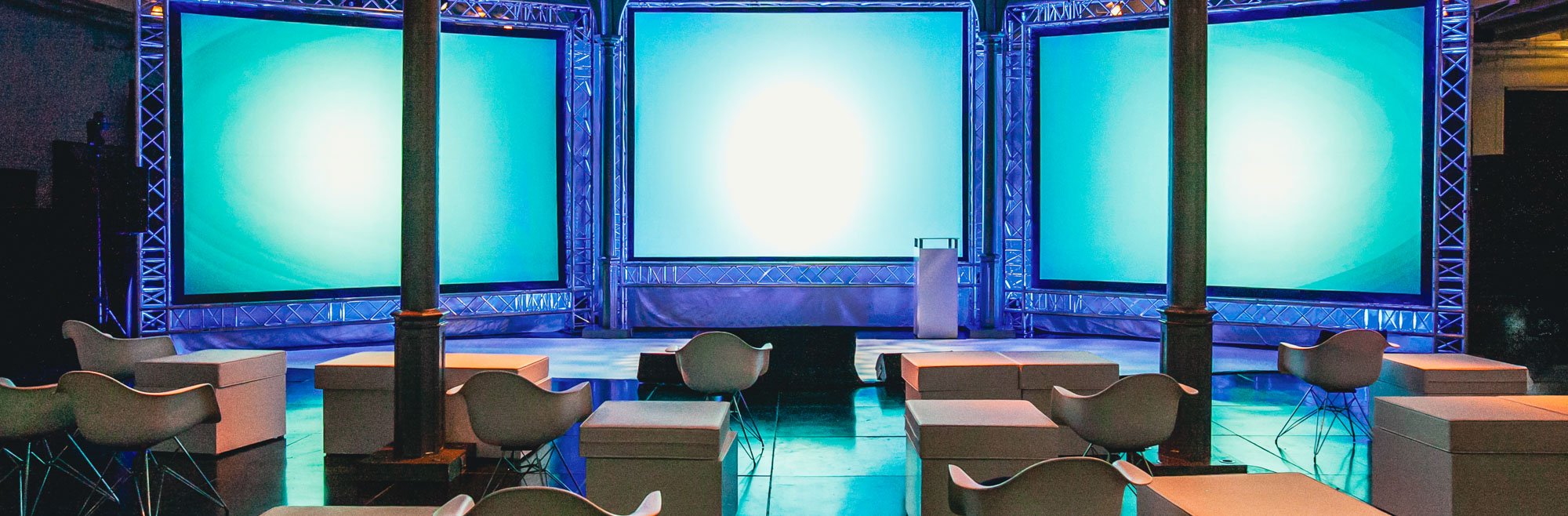 hybrid online event at Taets event location 