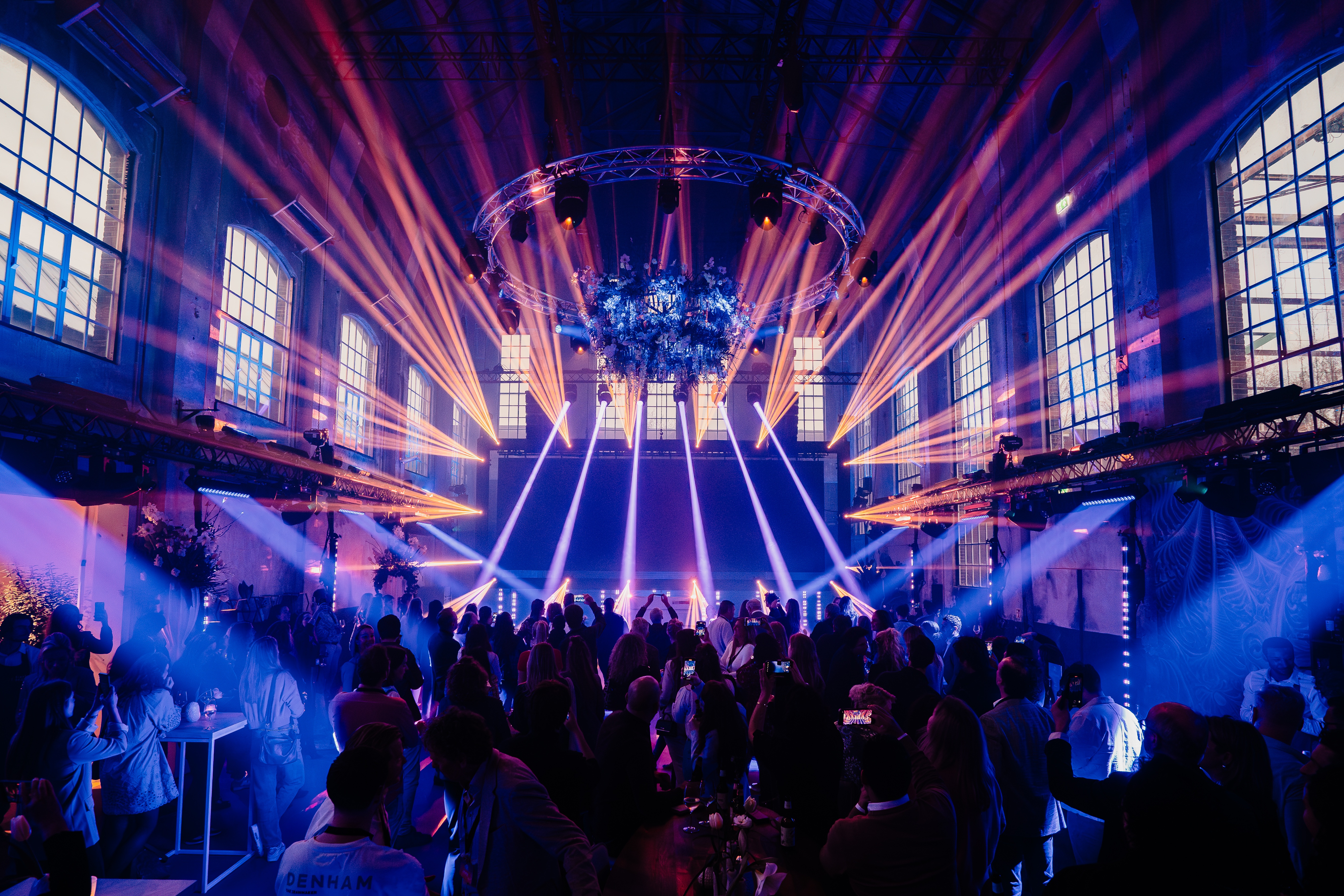 AUDIO & VISUAL TECHNIQUE 