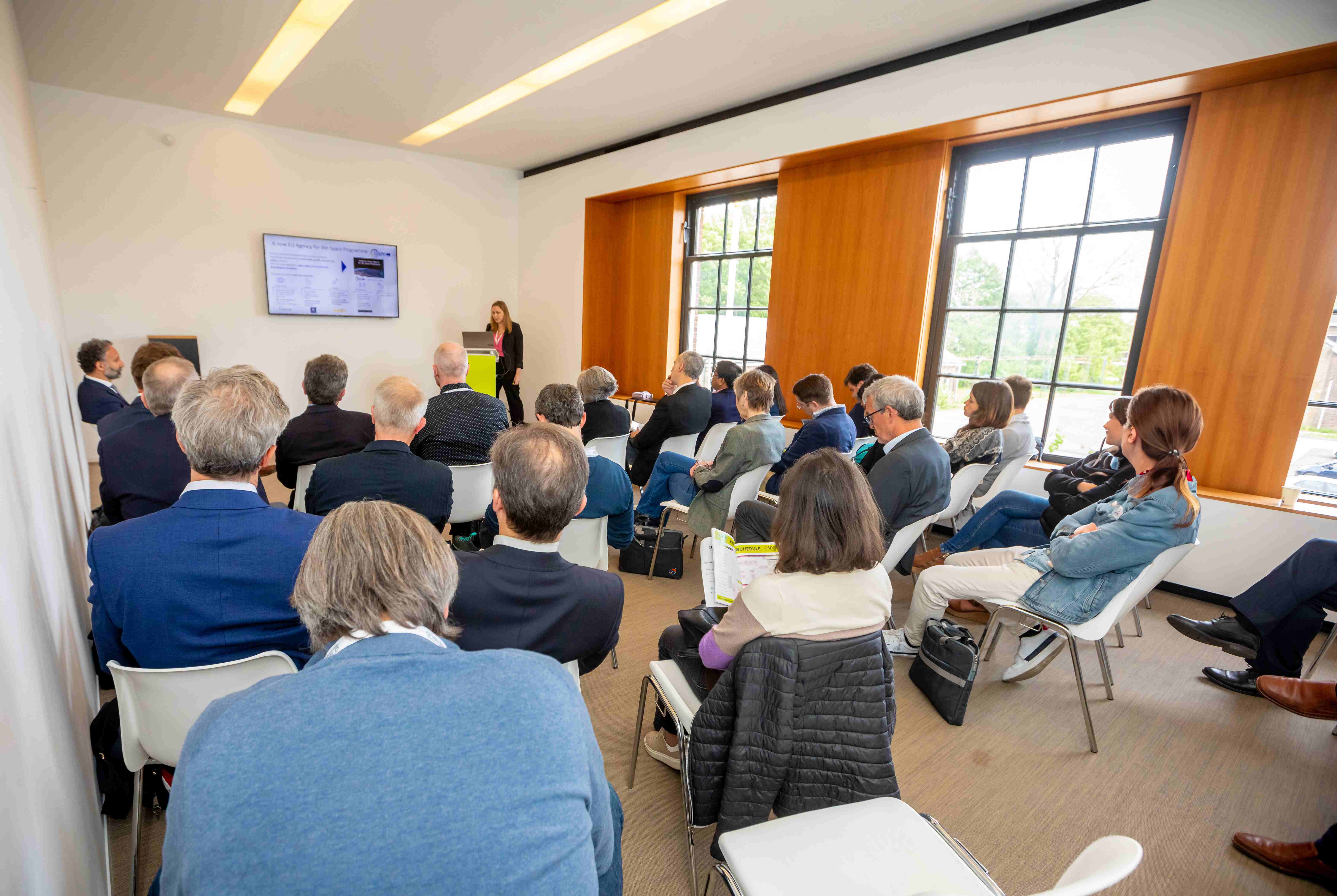 "Professional meeting setup at Taets Art and Event Park near Amsterdam and Zaandam, featuring modern equipment and spacious seating."