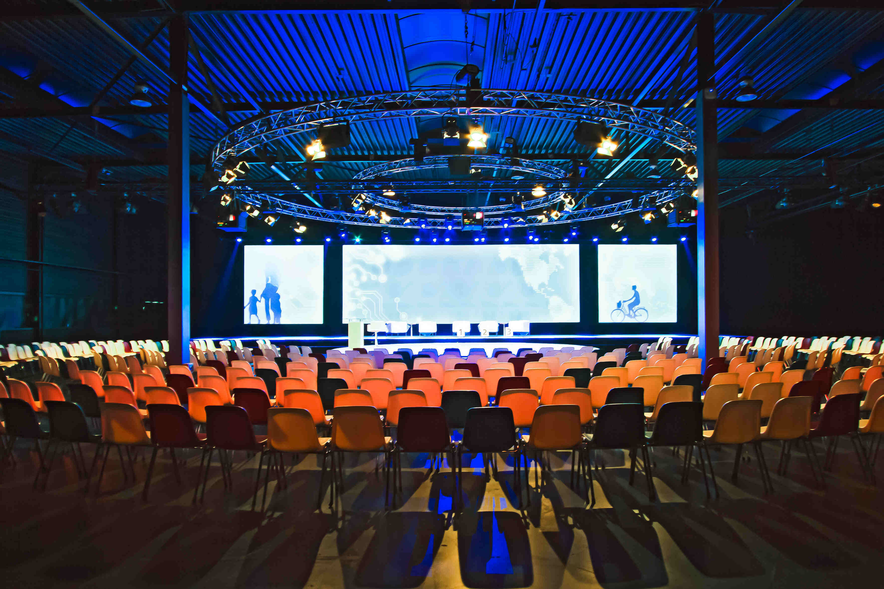 The Black Box - plenary half circle setting 1