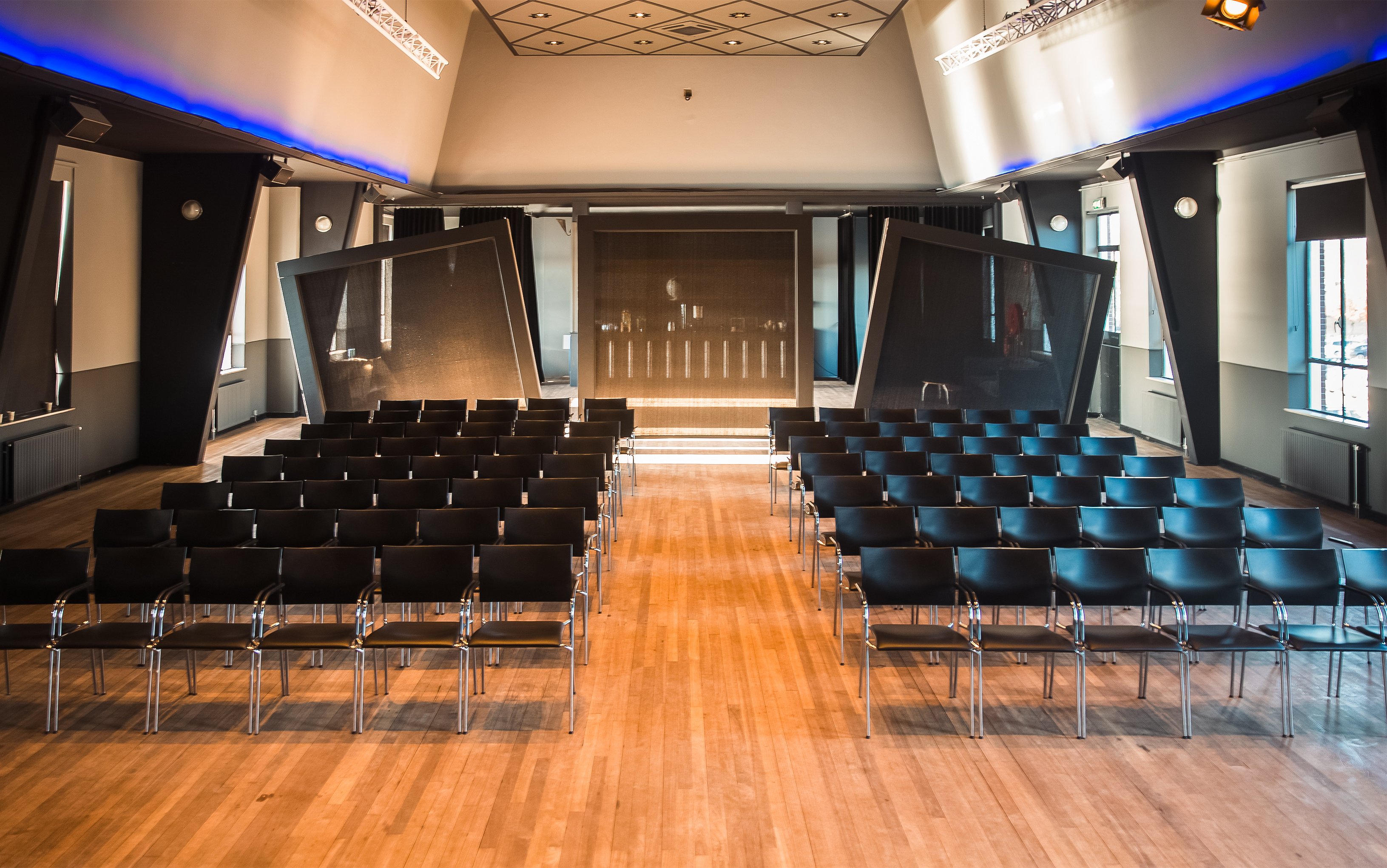 The Theatre - standard setting